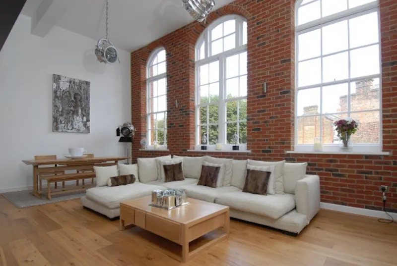 Exposed brick at Clapham mezzanine apartment, F982 (photo 2)