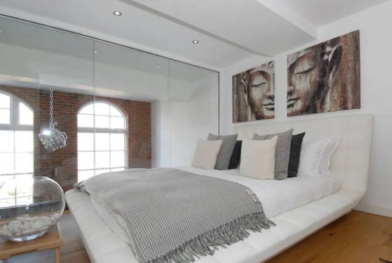 Bedroom at Clapham mezzanine apartment, F982 (photo 11)