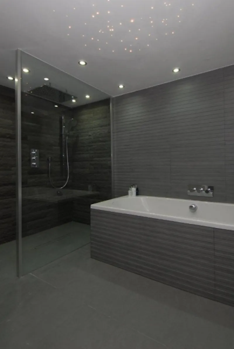 Bath at Clapham mezzanine apartment, F982 (photo 14)