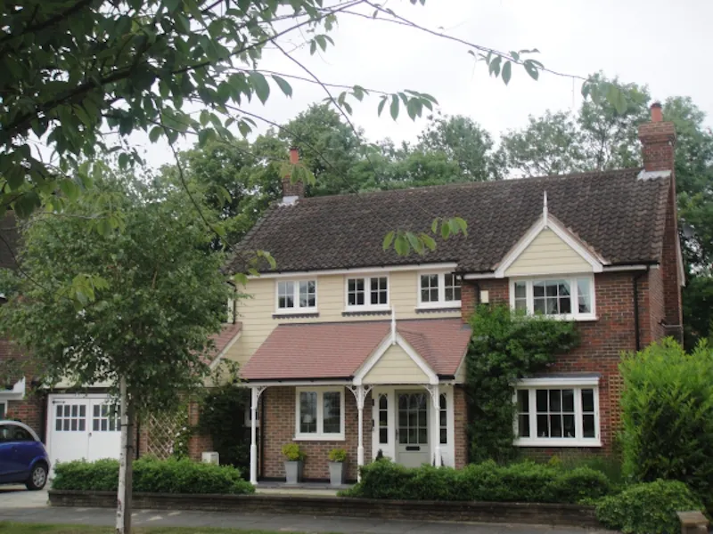 Garage at Film location D2046 in Kent (photo 1)