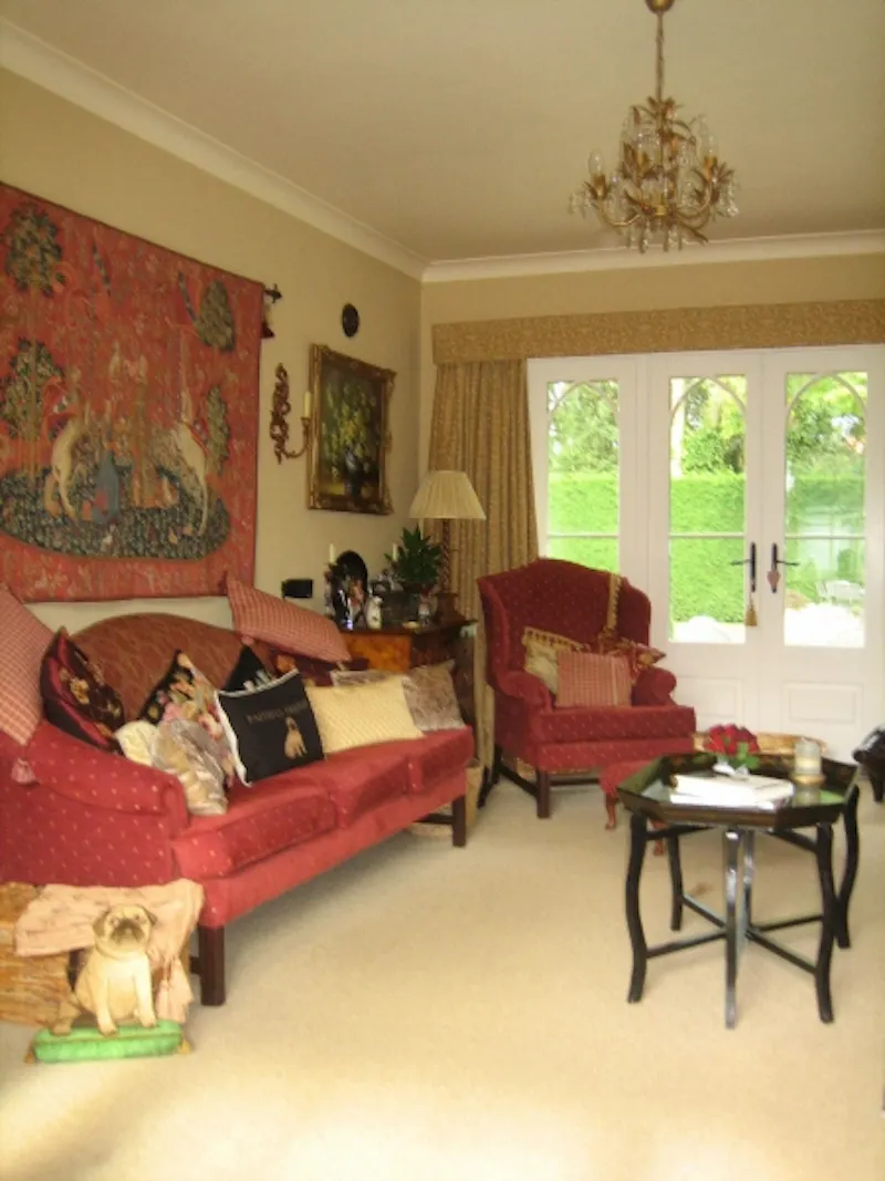 Living Room at Film location D2046 in Kent (photo 5)