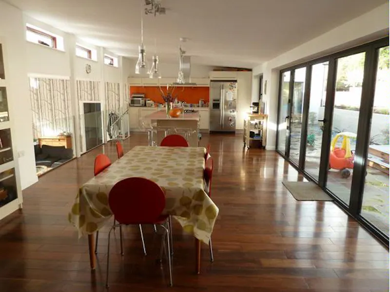 Dining room at Modernist Farnham pavilion, D2050 (photo 3)
