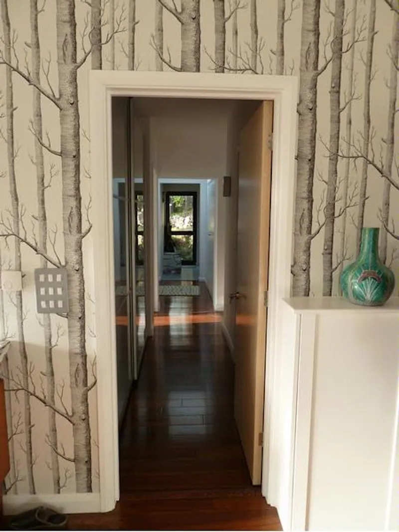 Corridor at Modernist Farnham pavilion, D2050 (photo 11)