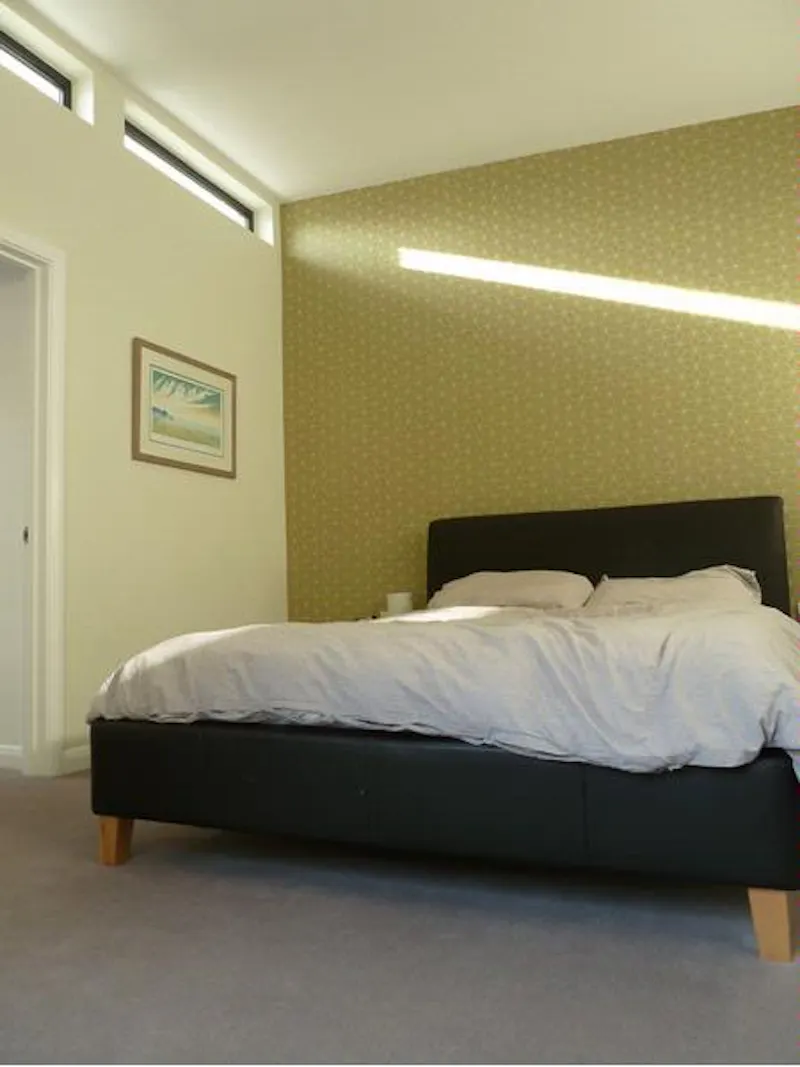 Bedroom at Modernist Farnham pavilion, D2050 (photo 14)