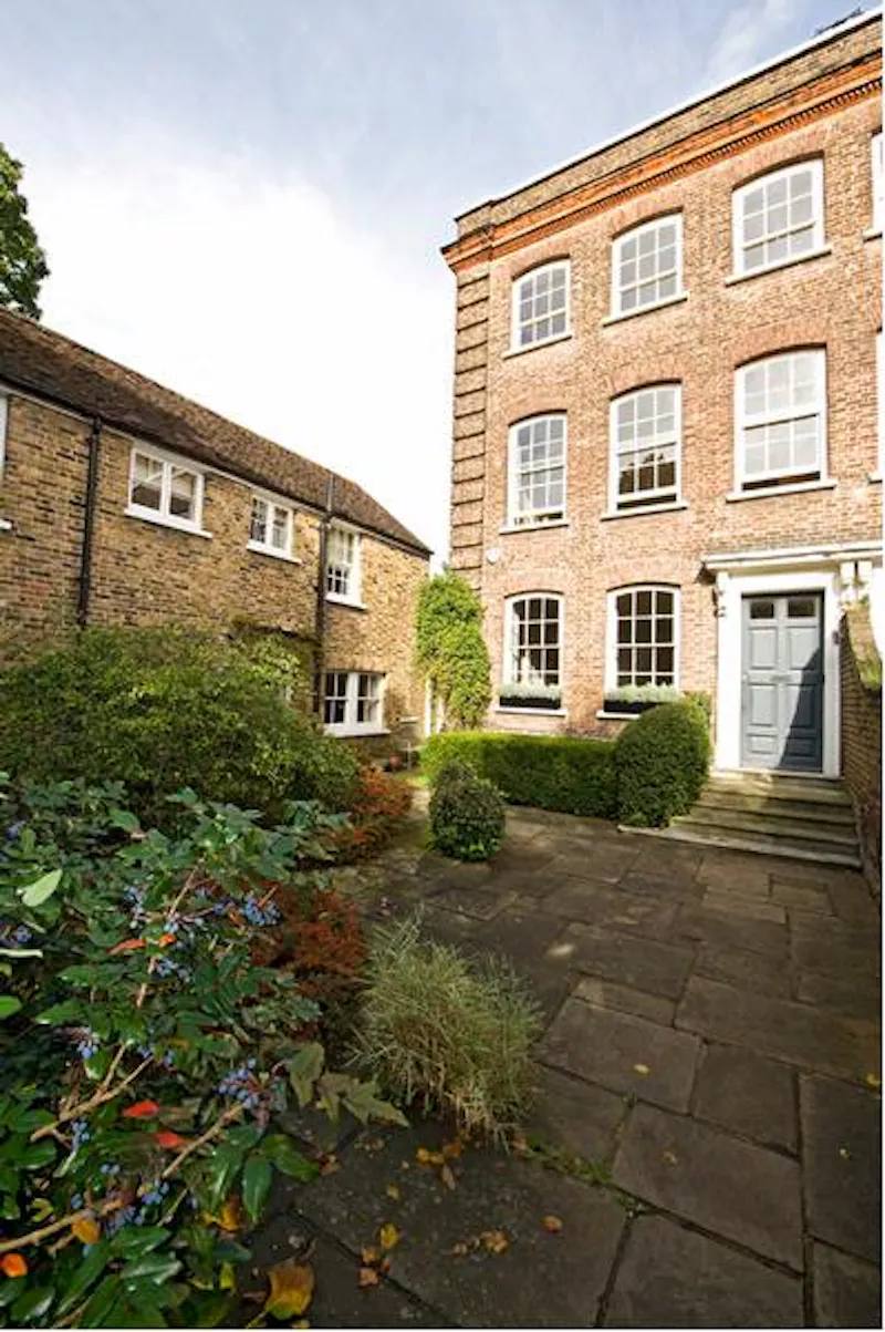 Stills townhouse in Enfield, A1246 (photo 42)