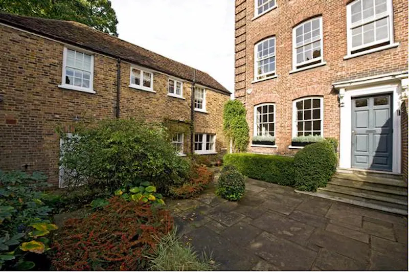 Stills townhouse in Enfield, A1246 (photo 41)