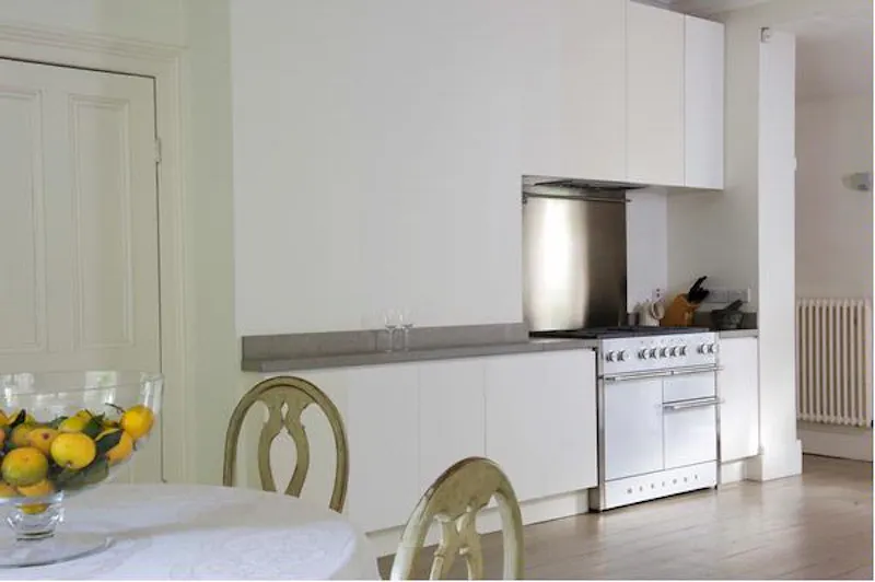 Kitchen at Stills townhouse in Enfield, A1246 (photo 23)