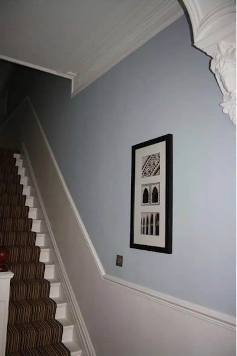 Staircase at Big and Beautiful in Bedford, B1539 (photo 10)