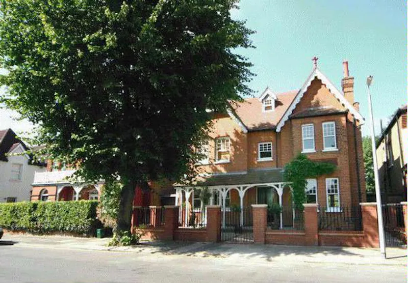Winchmore Hill Victorian house, B1540 (photo 1)