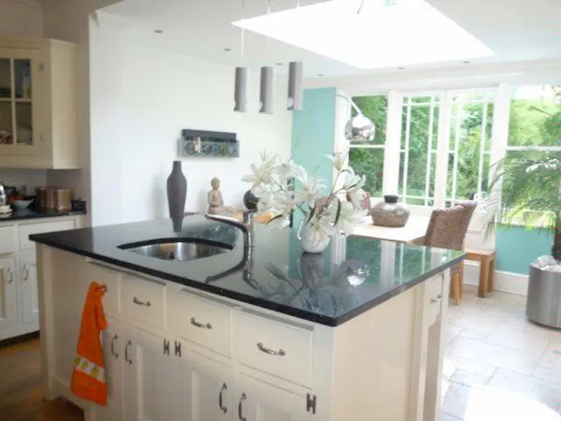 Kitchen island at Winchmore Hill Victorian house, B1540 (photo 6)