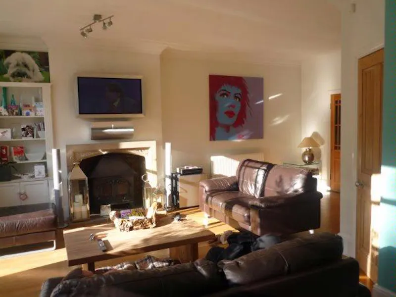 Living Room at Winchmore Hill Victorian house, B1540 (photo 8)