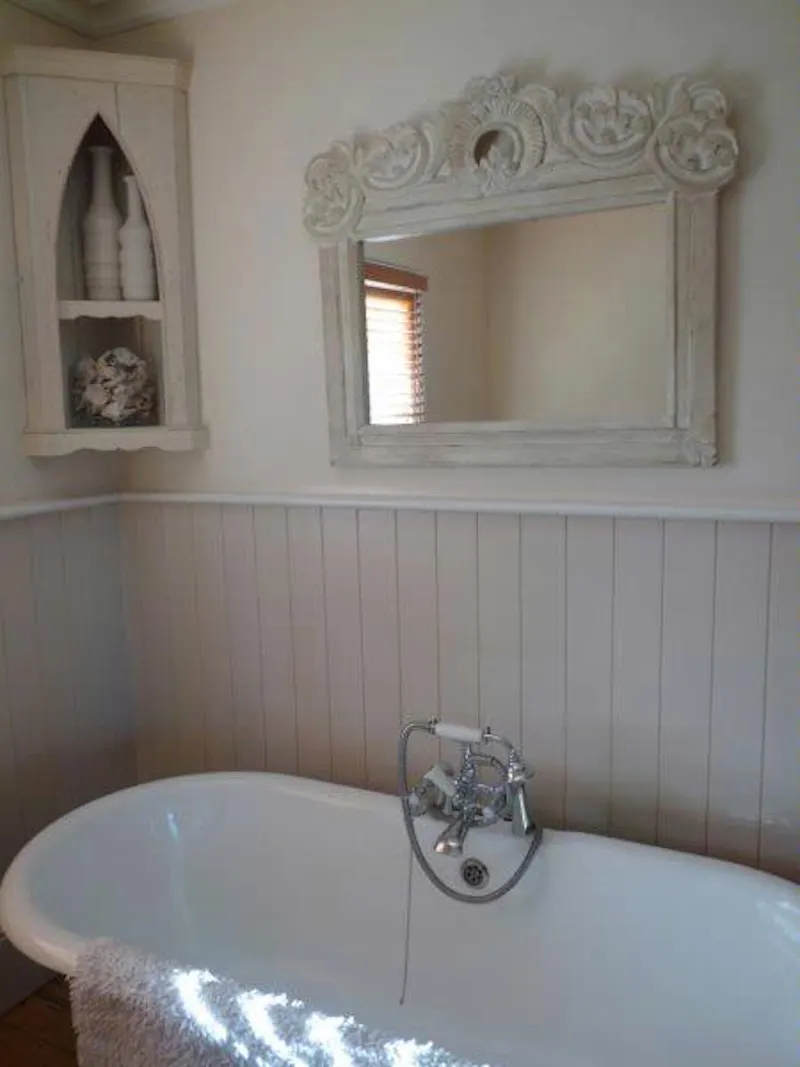 Bathroom at Winchmore Hill Victorian house, B1540 (photo 18)