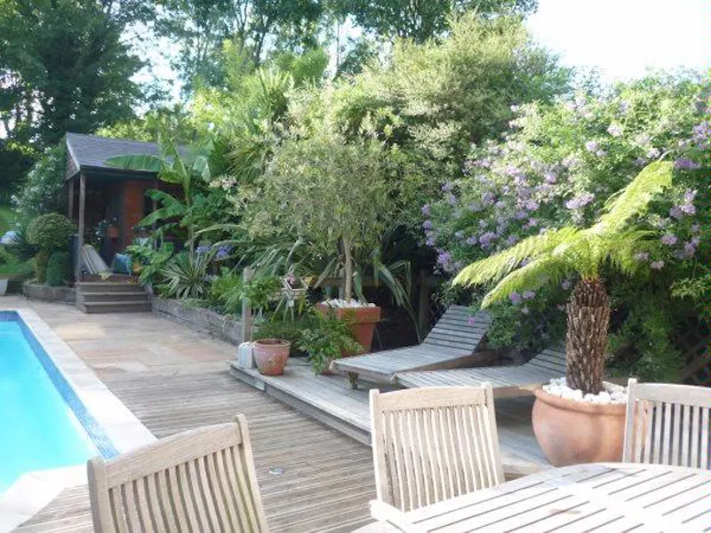 Garden at Winchmore Hill Victorian house, B1540 (photo 31)