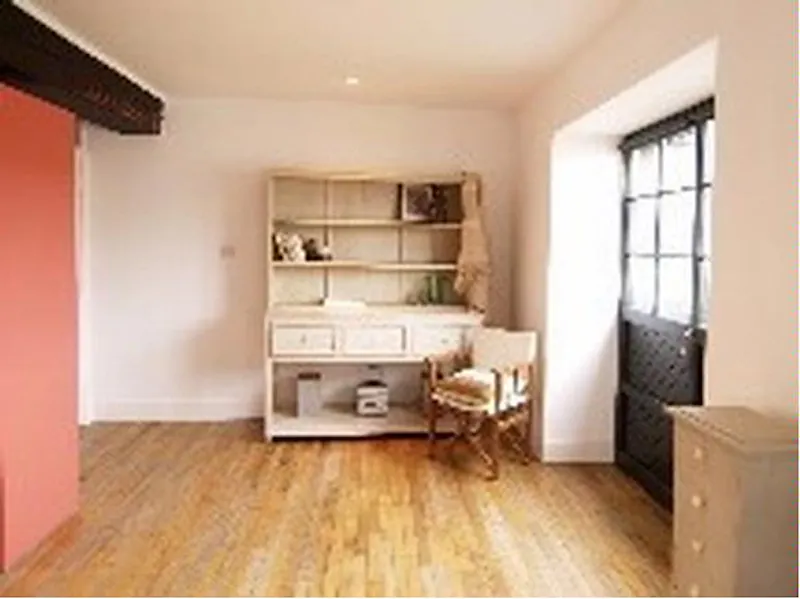 Entrance hall at Loft in Leith, B1541 (photo 4)