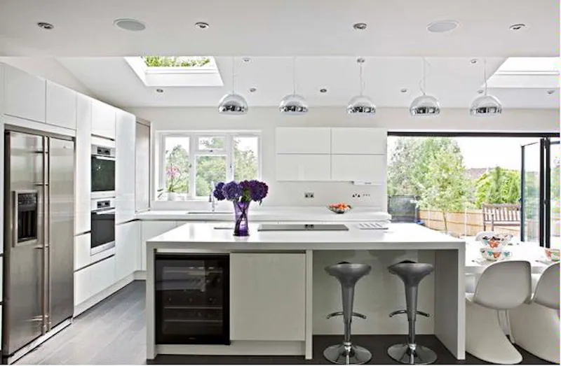 Kitchen at Film location D2054 in London (photo 10)