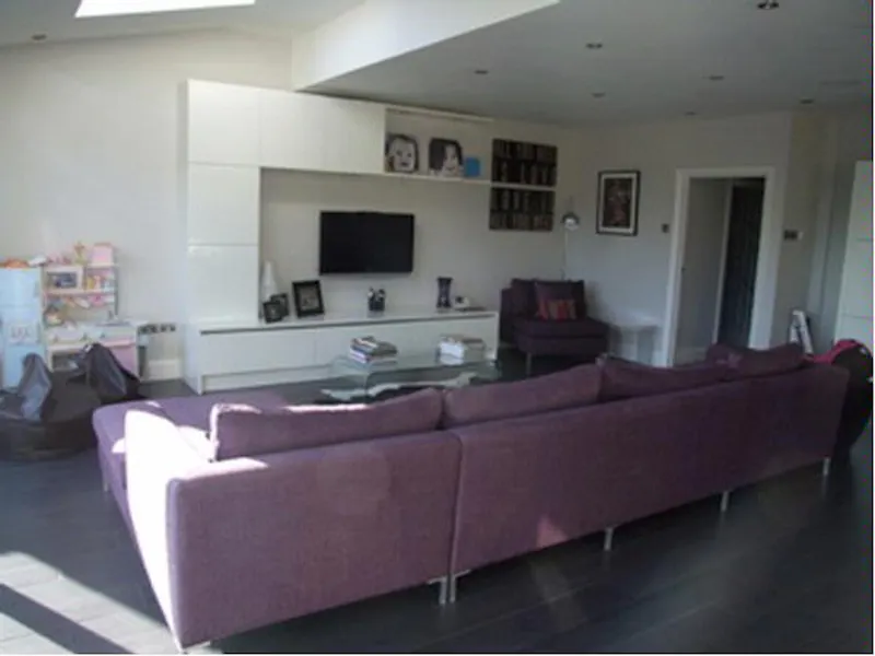 Film location D2054 in London (photo 15)