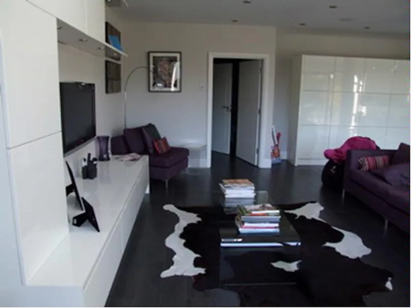 Living Room at Film location D2054 in London (photo 16)