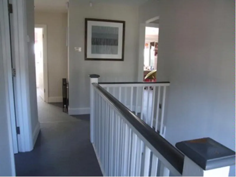 Entrance hall at Film location D2054 in London (photo 36)