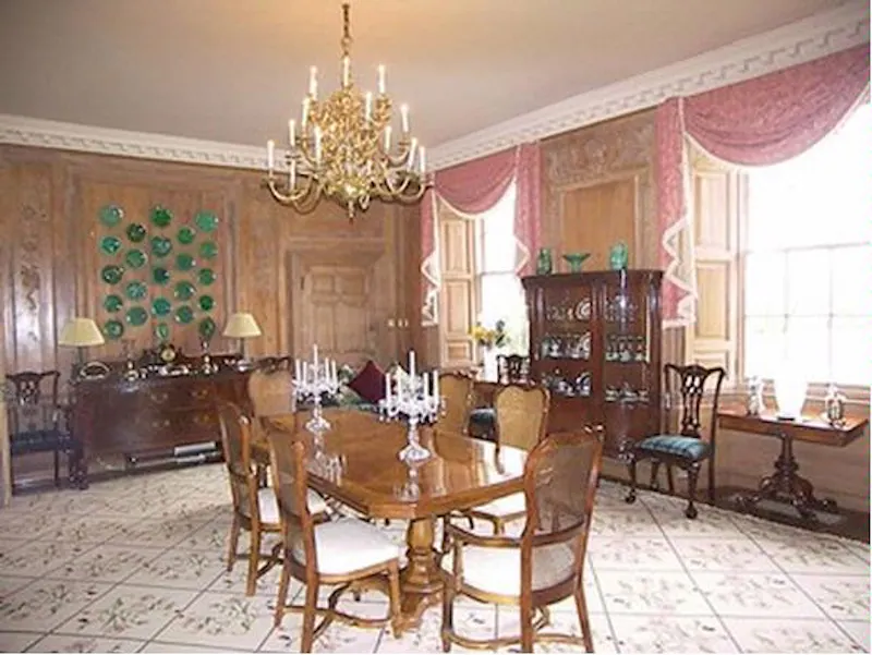 Dining room at Film location H113 in Scotland (photo 5)