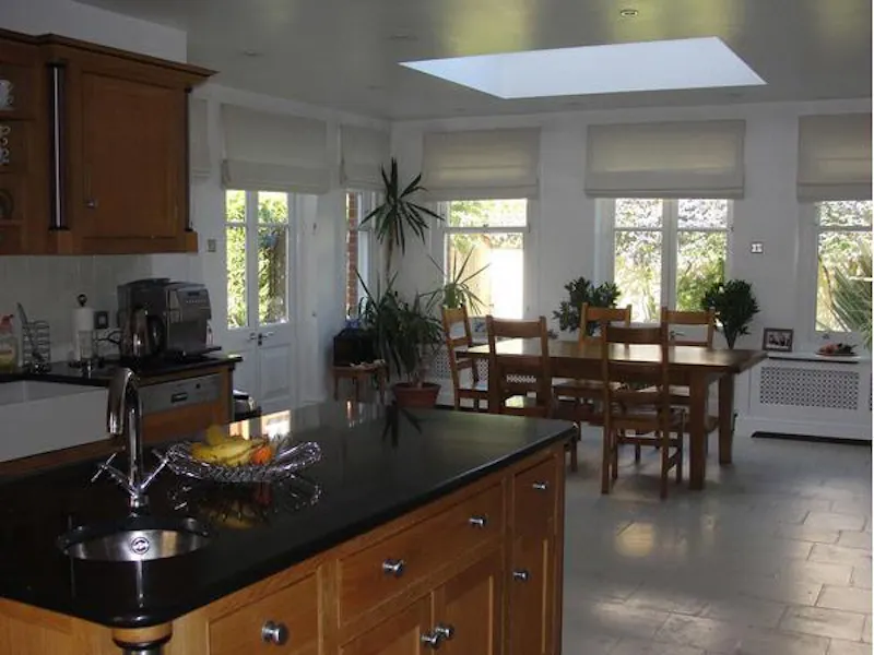 Kitchen at Film location E343 in London (photo 10)