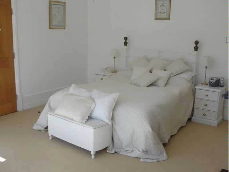 Bedroom at Film location E343 in London (photo 16)
