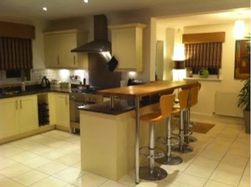 Kitchen at Film location D2055 in Cheshire (photo 5)