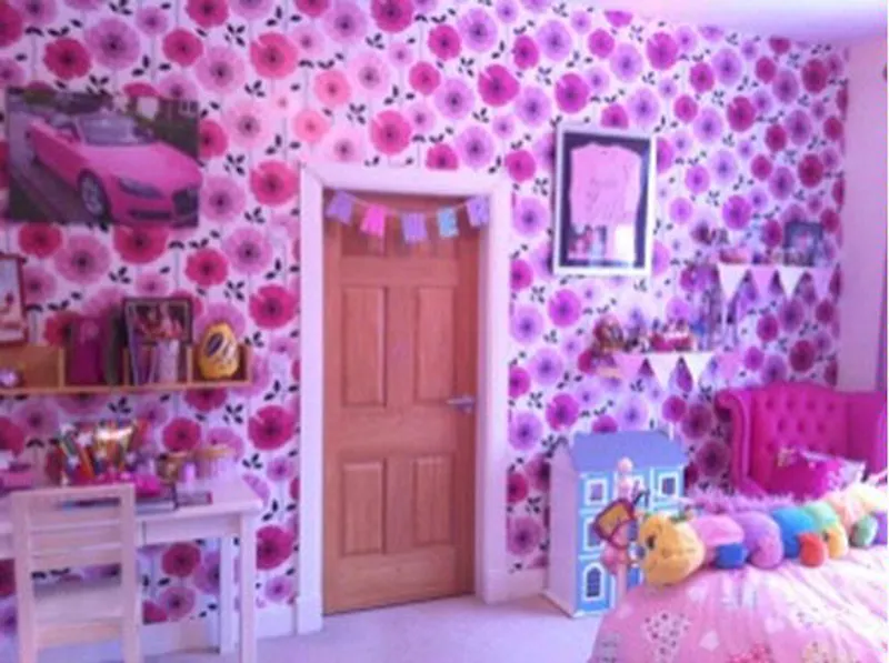 Wallpaper at Film location D2055 in Cheshire (photo 27)