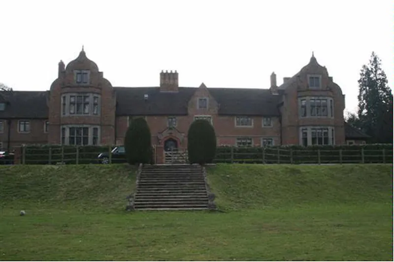 Elizabethan mansion near Hertford, H116 (photo 1)