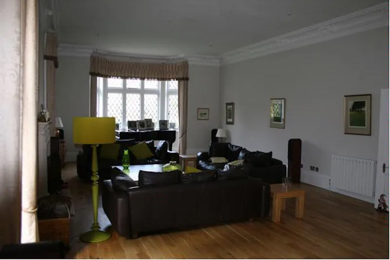 Living Room at Elizabethan mansion near Hertford, H116 (photo 9)