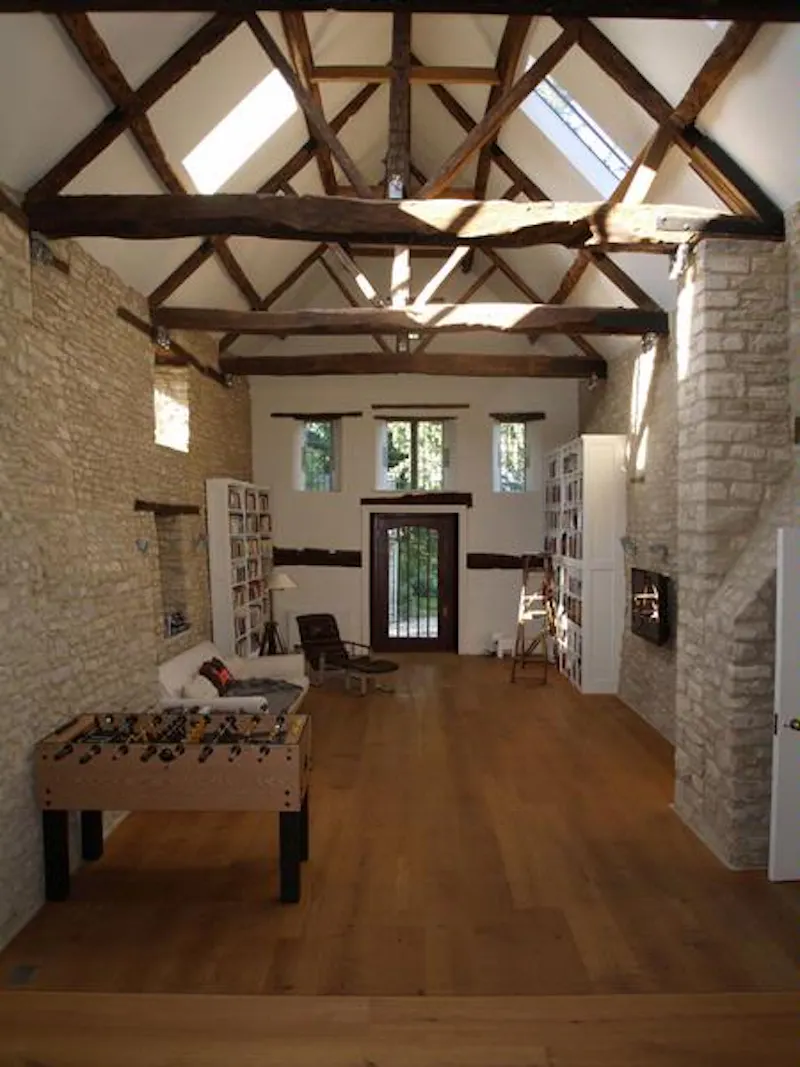 Beams at Rural house in Woodstock, A1256 (photo 6)