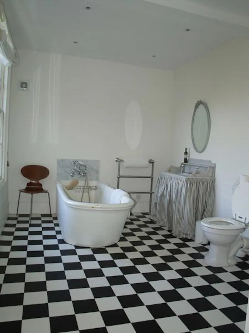 Bathroom at Rural house in Woodstock, A1256 (photo 14)