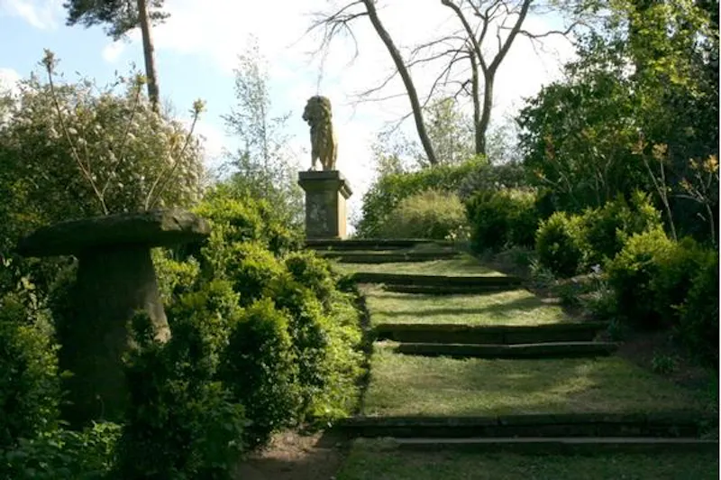 Scenic 16th century park in Woking, A523 (photo 3)