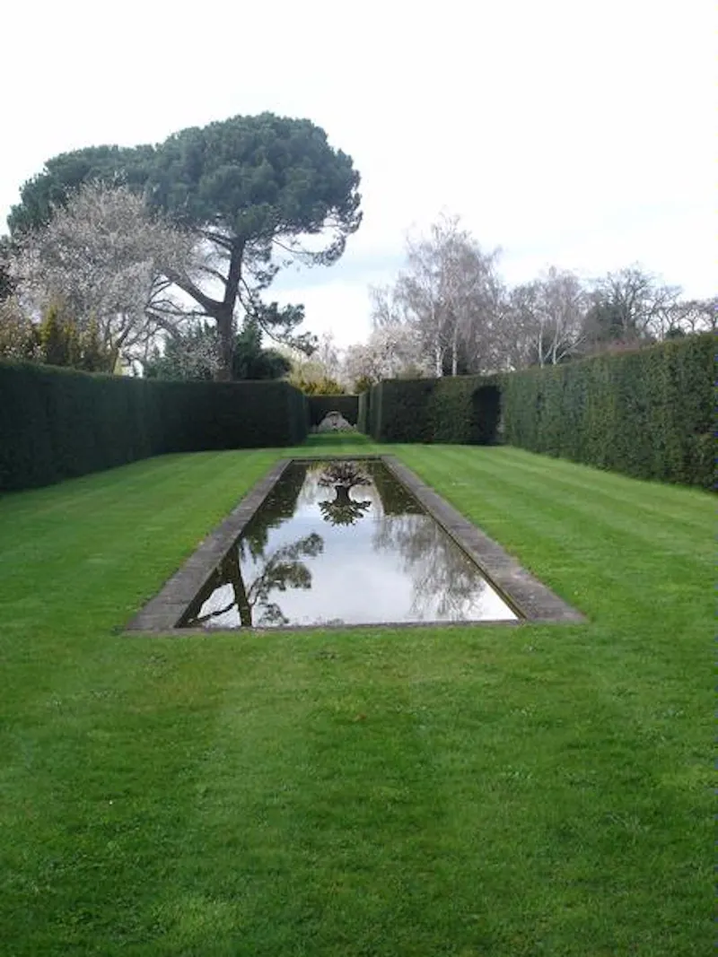 Pond at Scenic 16th century park in Woking, A523 (photo 11)