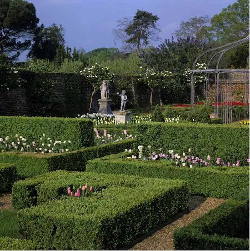 Garden - formal at Scenic 16th century park in Woking, A523 (photo 5)