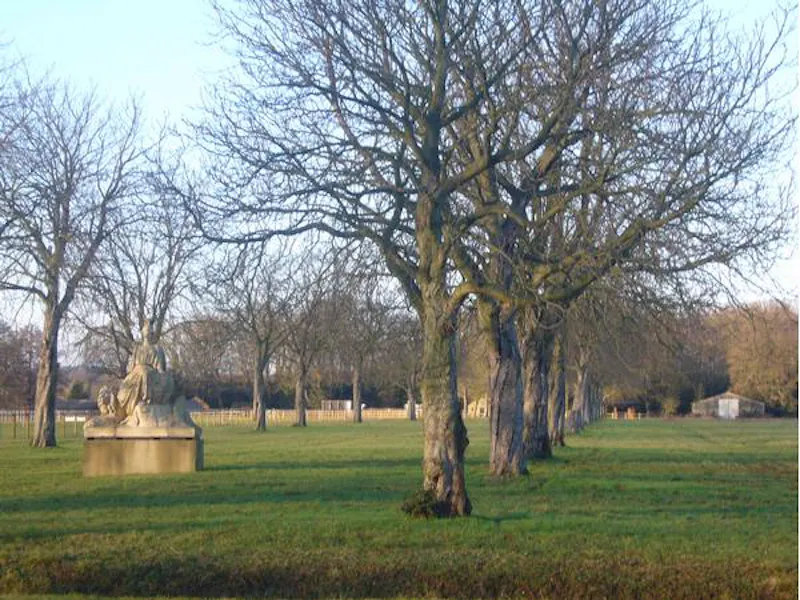 Scenic 16th century park in Woking, A523 (photo 60)