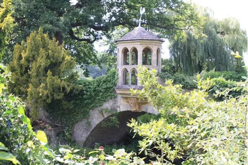 Scenic 16th century park in Woking, A523 (photo 14)