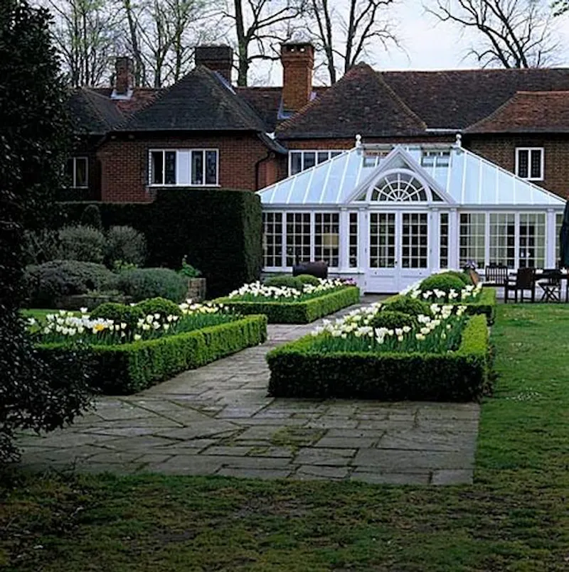 Scenic 16th century park in Woking, A523 (photo 41)