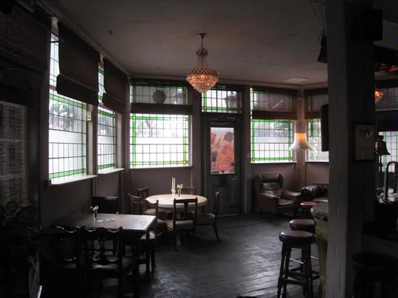 Traditional Hackney pub, R743 (photo 6)