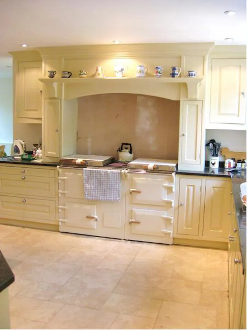 Aga at Film location C807 in Surrey (photo 4)