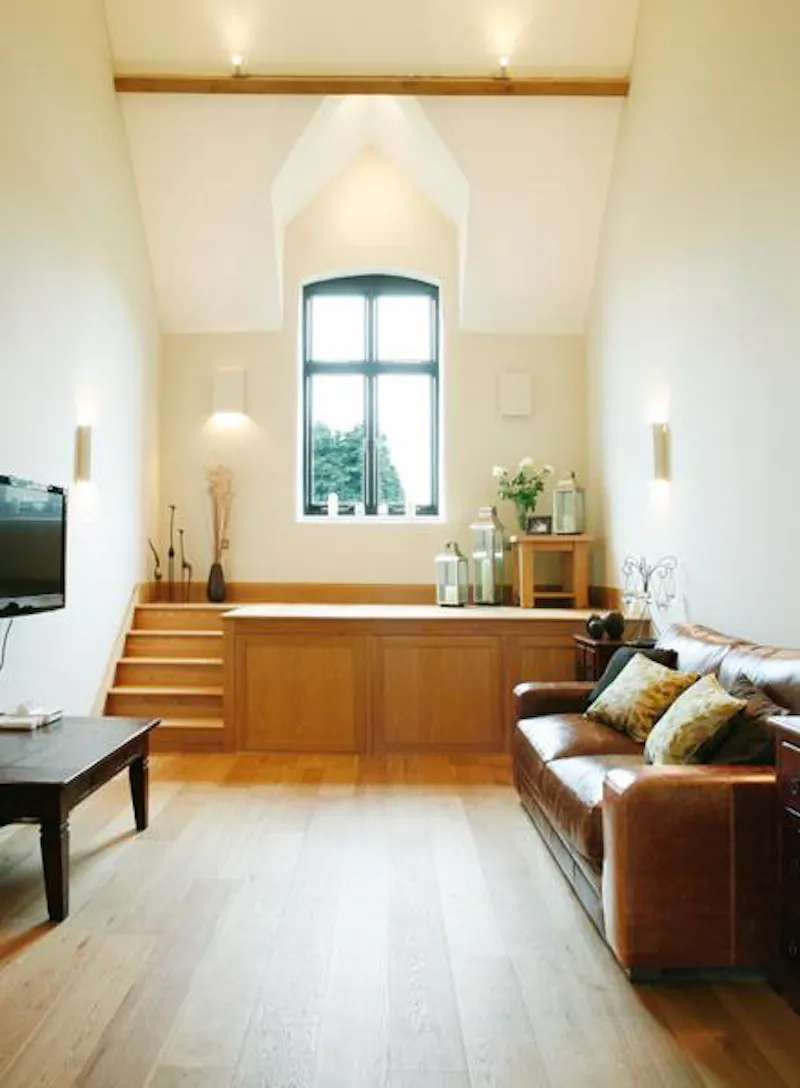 Floor - wooden at Film location L625 in Hertfordshire (photo 7)