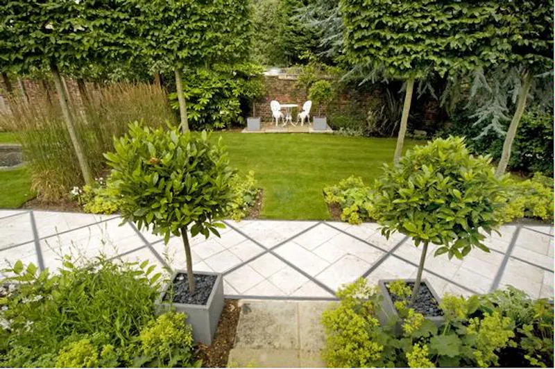 Garden at Substantial Barnet townhouse, A1253 (photo 4)