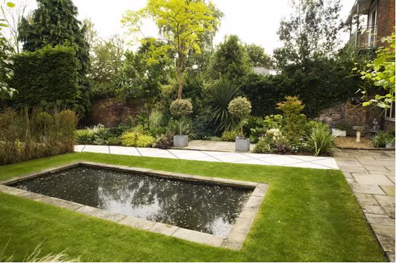 Pond at Substantial Barnet townhouse, A1253 (photo 5)