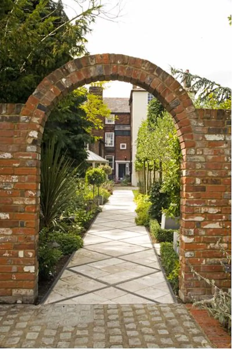 Substantial Barnet townhouse, A1253 (photo 9)
