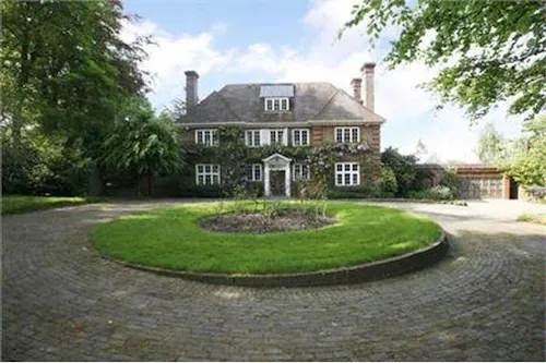 Haywards Heath house, B1543