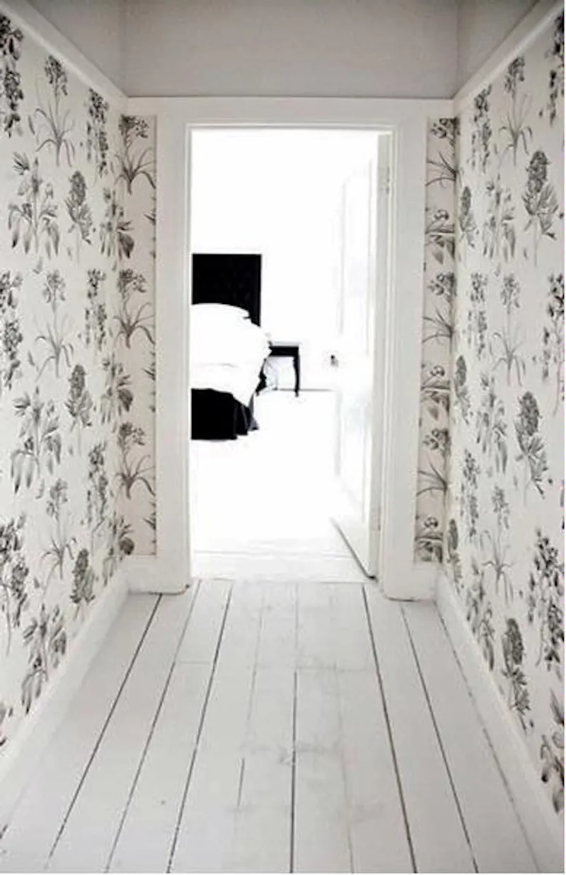 Corridor at Haywards Heath house, B1543 (photo 32)