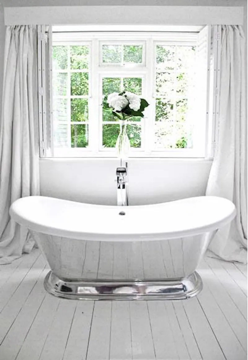 Bathroom at Haywards Heath house, B1543 (photo 33)