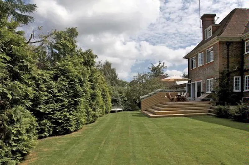 Garden at Haywards Heath house, B1543 (photo 58)
