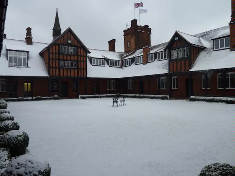 Hendon boutique hotel and venue, R745 (photo 15)