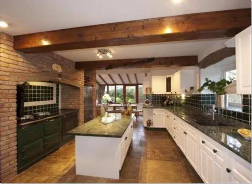 Farmhouse in Malmesbury, L626