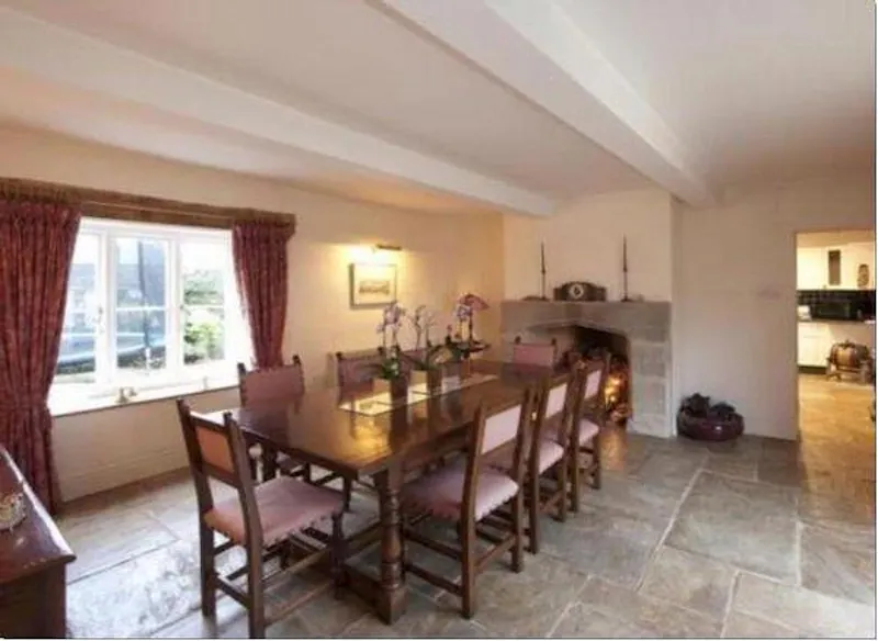 Dining room at Farmhouse in Malmesbury, L626 (photo 3)